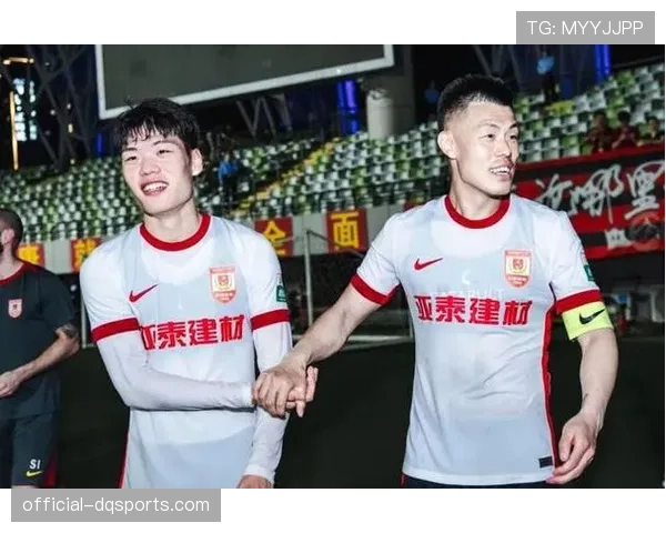 官方：长春亚泰前锋谭龙因肌肉拉伤，将缺席至少两周